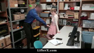 Cop Fucks Varastamine Teen