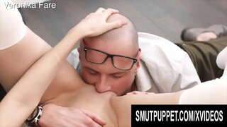 SmutPuppet - ikel fuq Żagħżagħ, Comp