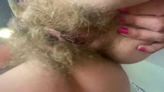 ���ೃತ್ಯ ಕಂದು ಕೂದಲಿನ ಸುಂದರಿ ಪ್ರೇಮಿಗಳು