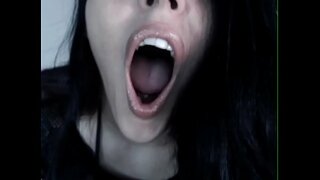 ���ើមនៅក្នុងមាត់របស់ខ្ញុំខណៈពេលដែលខ្ញុំ squirt!