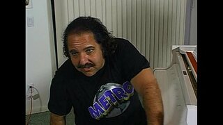 Metro - Ron Jeremy Venice Beach - eksena 4