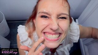 Wajah Bercinta Tersedak untuk anak-anak Gadis dan Cum di Gigi untuk Pembersihan