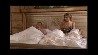 בלונדינית גרמנית שובב מאוד לא לבזבז את הזמן שלך ודופקת עם שני